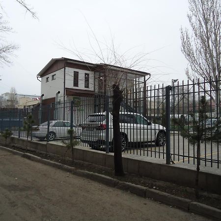 Hotel Tumar à Bichkek Extérieur photo